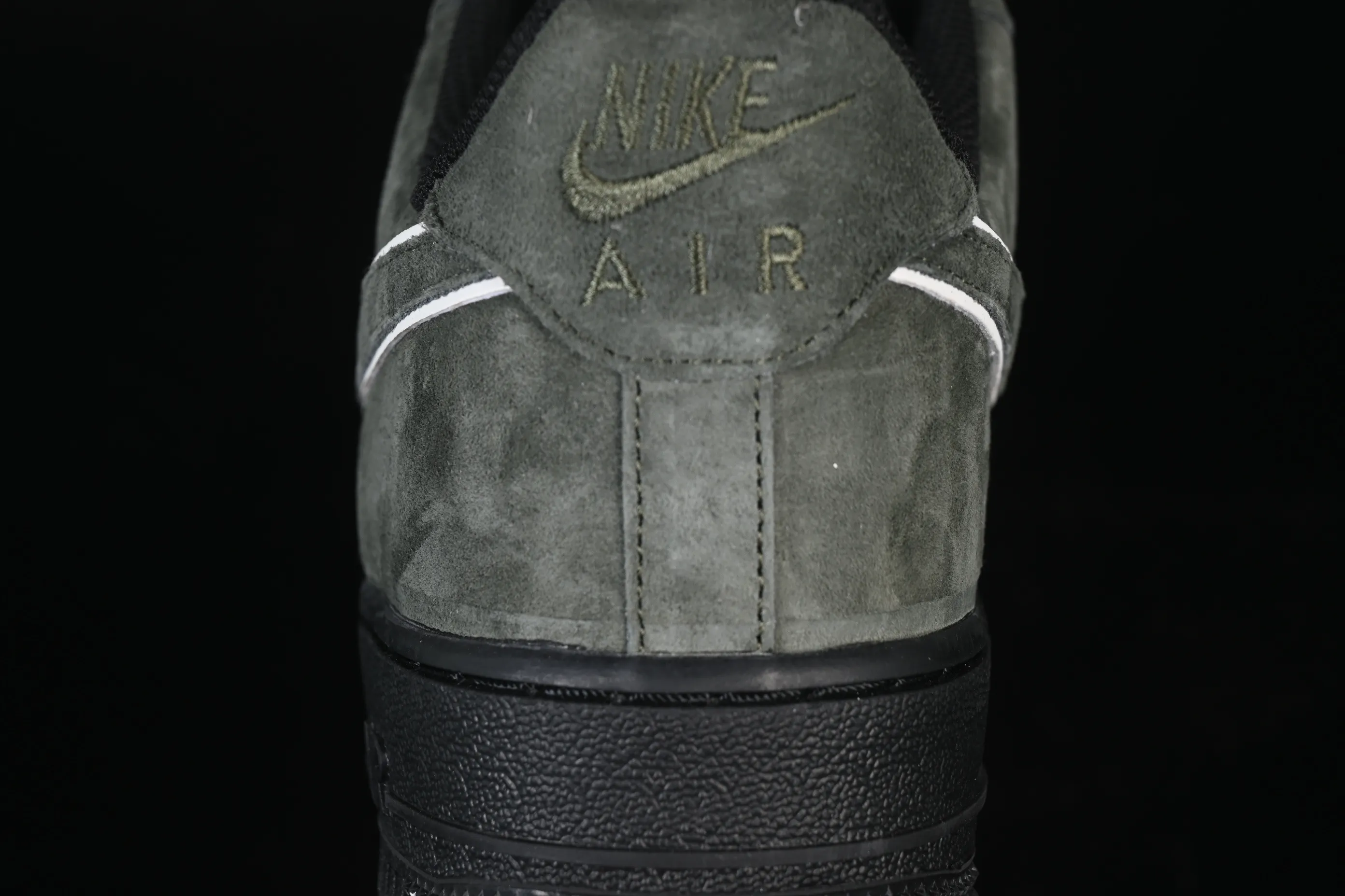 All Categories Nk Air Force 1 Air Force Series Nk Air Force 1 Low Air Force Low Nike Air Force 1'07 Low Army Green Black Autumn and Winter Suede Air Force One Low Casual Sneakers ZH0316-132